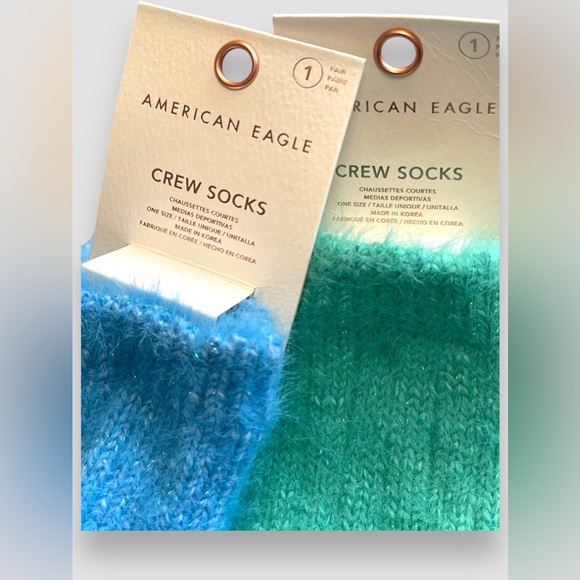 American Eagle Shimmer Crew Socks Bundle of 2 Pairs Blue Green Fuzzy One Sz NWT - Picture 3 of 5